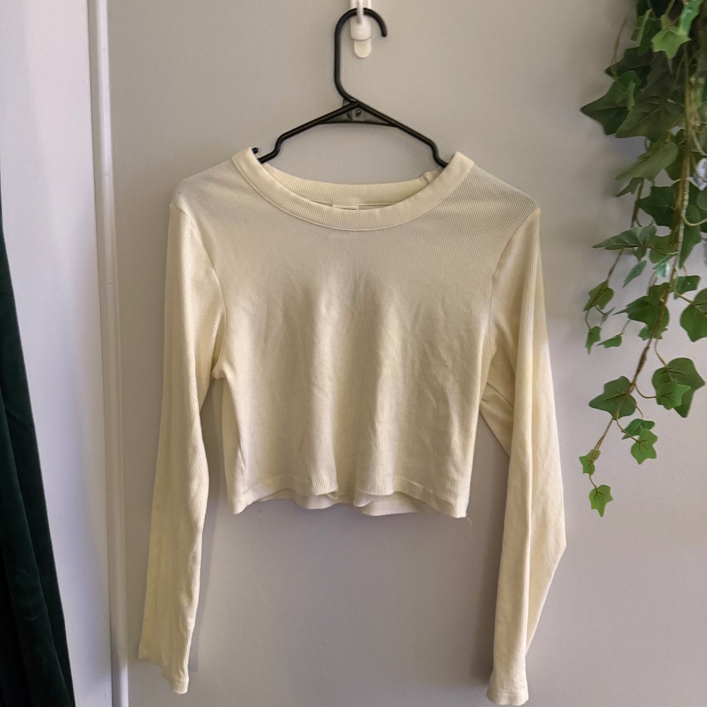 NWOT VS PINK Long-Sleeve Ribbed Crop Tee